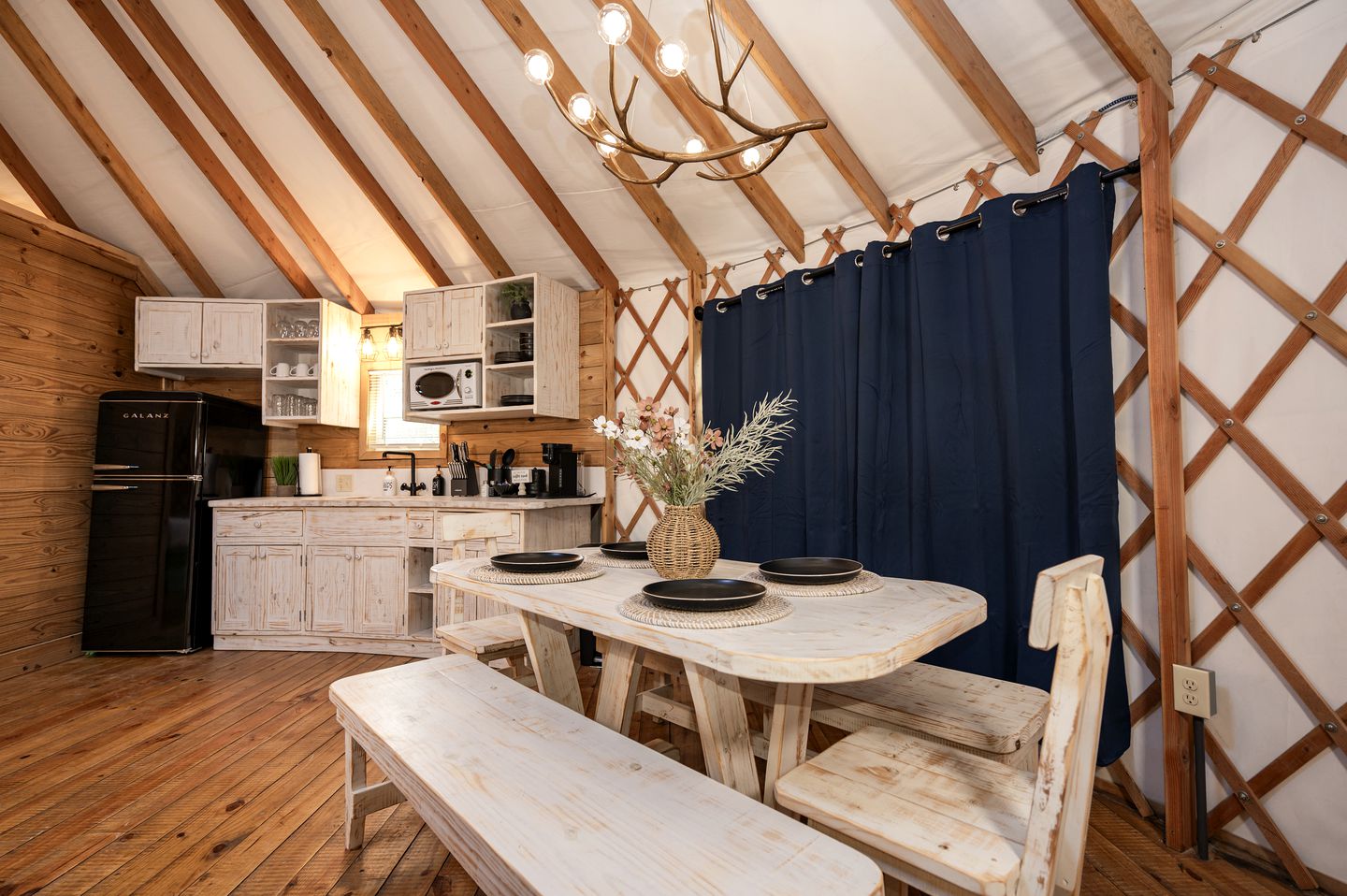 Luxury Glamping Yurt with Hot-Tub on the Medina River Bandera, Texas