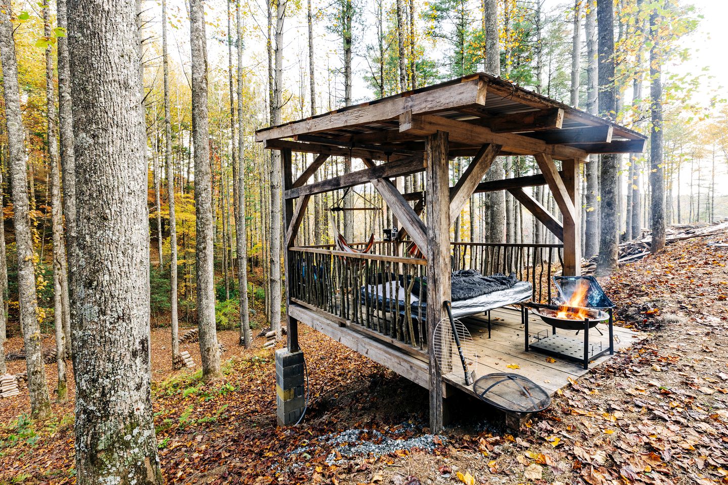 Original and Unique Wooden-Framed Hut Offering an Authentic Glamping Experience Completely Immersed in Nature, North Carolina