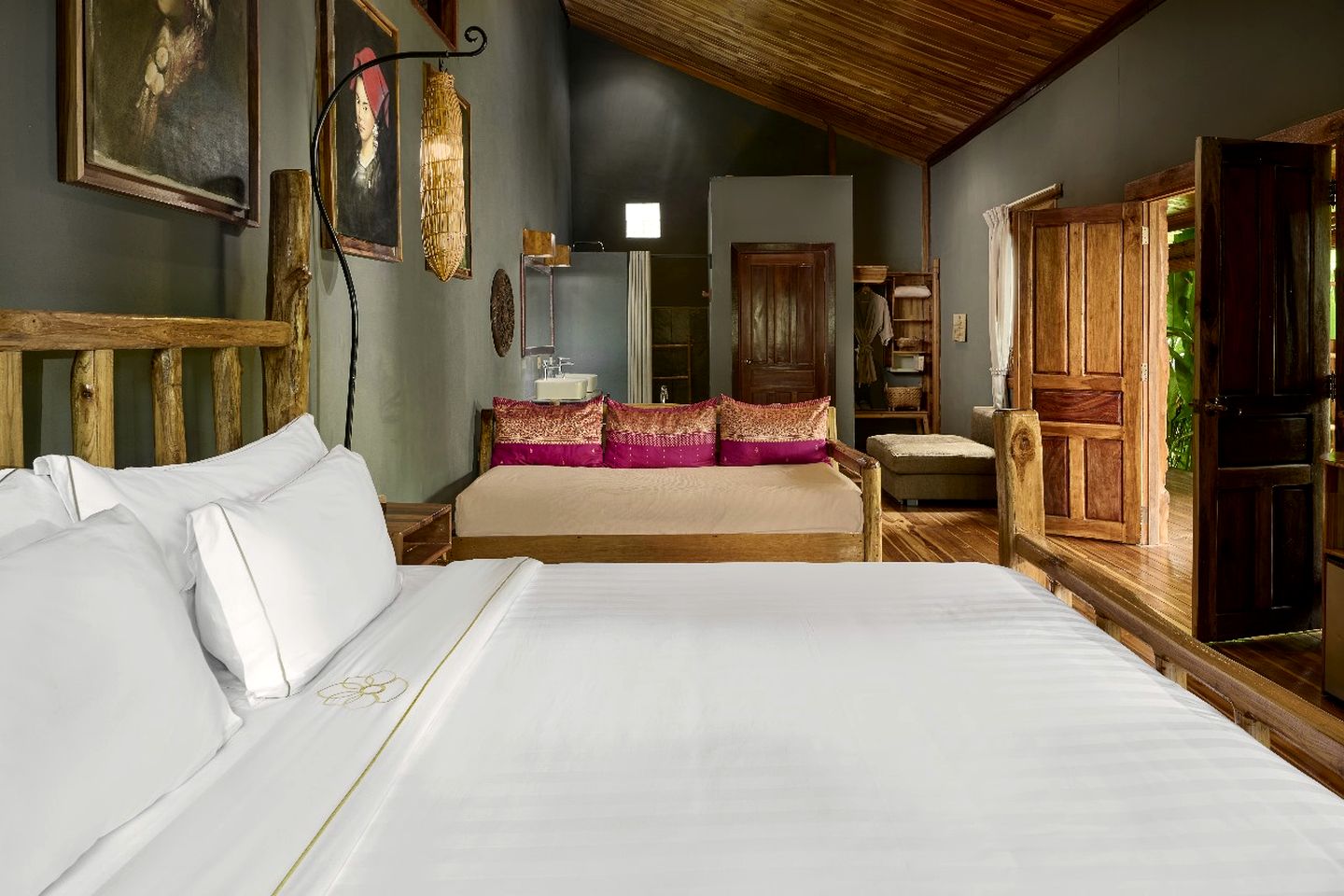 Splendid Forest Suite Incredible for a Relaxing Getaway in Laos