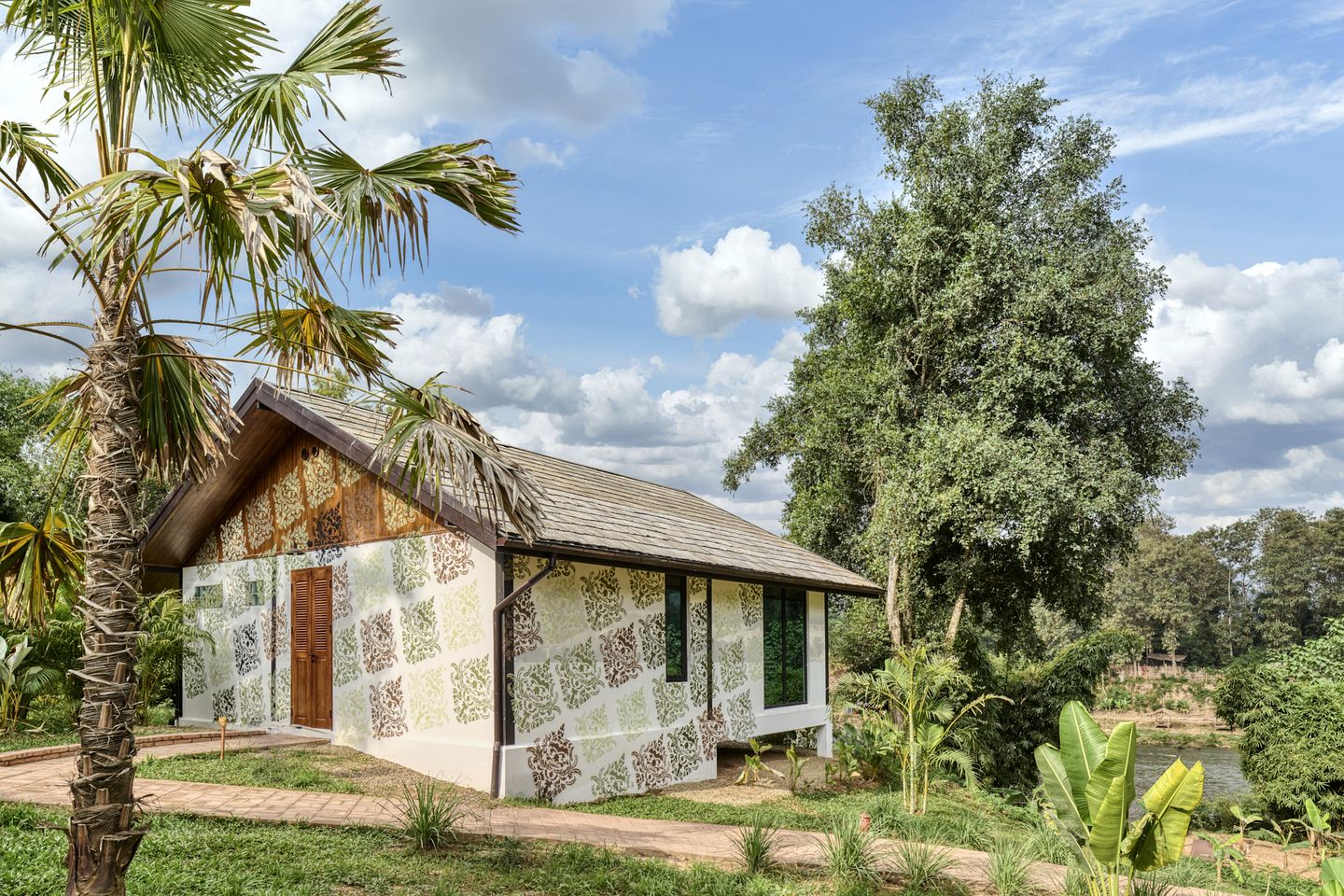 Sweet Luminous Suite with Outdoor Living Space in Laos Suite