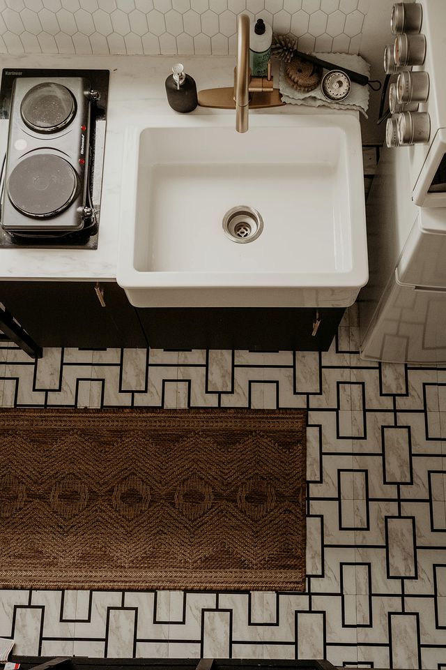 Charming Tiny House Rental on a Farm in Frederickburg, Texas - Perfect for a Romantic Glamping Retreat