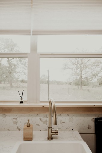 Containers (United States of America, Fredericksburg, Texas)