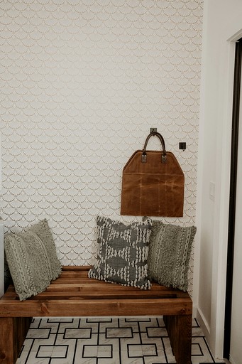 Containers (United States of America, Fredericksburg, Texas)