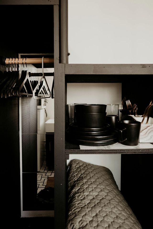 Charming Tiny House Rental on a Farm in Frederickburg, Texas - Perfect for a Romantic Glamping Retreat