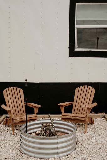 Containers (United States of America, Fredericksburg, Texas)