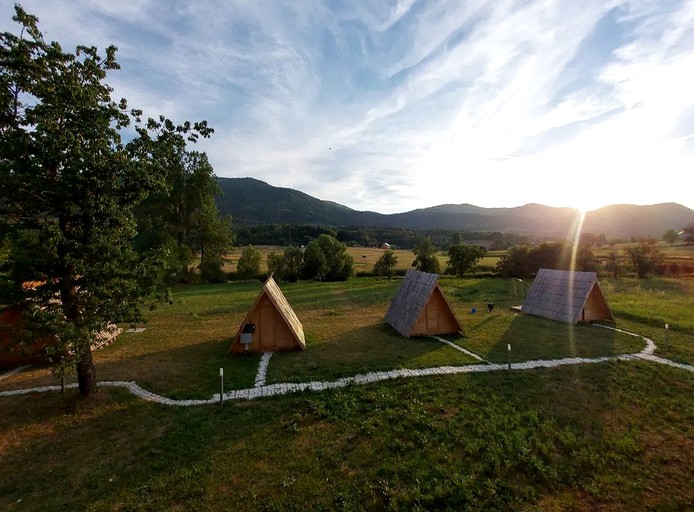 Awesome A-Frame Accommodations with Gacka River Views and Jacuzzi Access in Ličko Lešće, Croatia