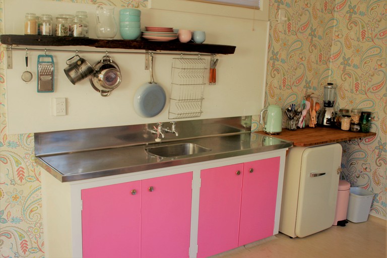 Cabins (New Zealand, Pauatahanui, North Island)