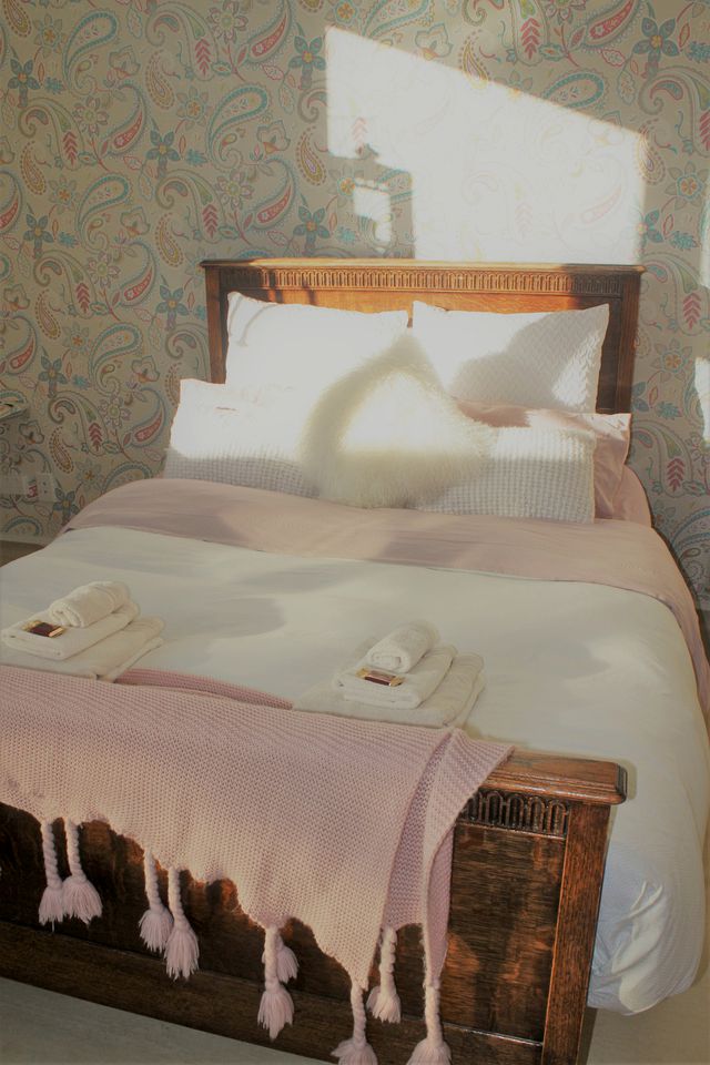 Perfect Country Cabin For Relaxation With Hot Tub and Easy Reach of Wellington, Hutt, and Porirua, New Zealand