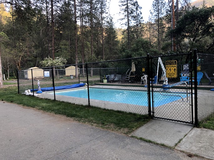 Tented Cabins (United States of America, Big Bar, California)
