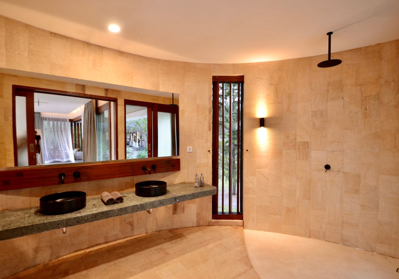 Luxurious Romantic Retreat with Pool and Sunset Views in Indonesia