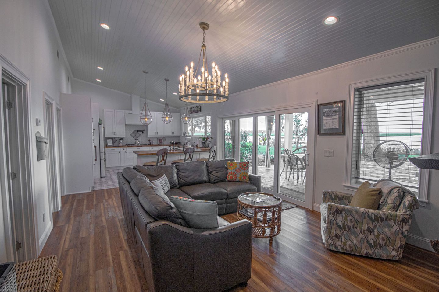 Charming Cottage Rental near Midway, Perfect for Luxury Glamping Getaways on Coronel's Island, Georgia