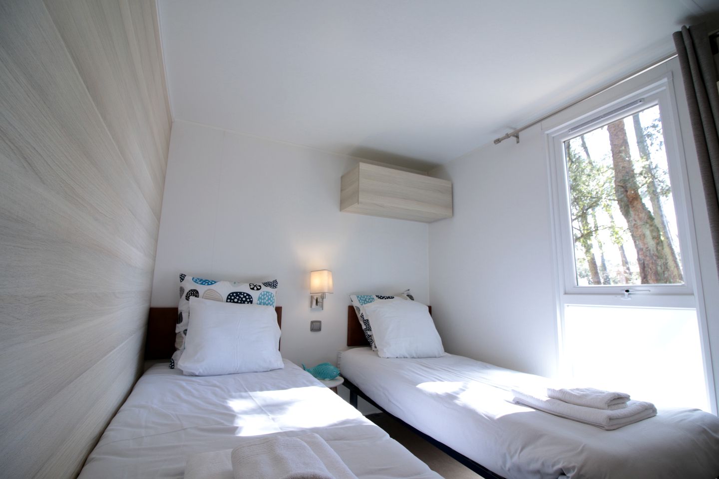 Gorgeous, Pet-Friendly Log Cabin Rental in Ondes, France, Perfect for Water Sport Enthusiasts