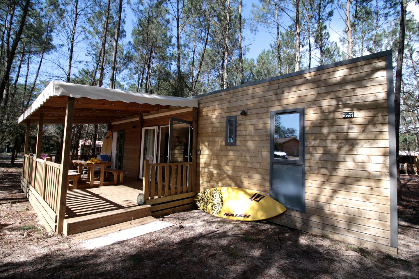 Gorgeous, Pet-Friendly Log Cabin Rental in Ondes, France, Perfect for Water Sport Enthusiasts