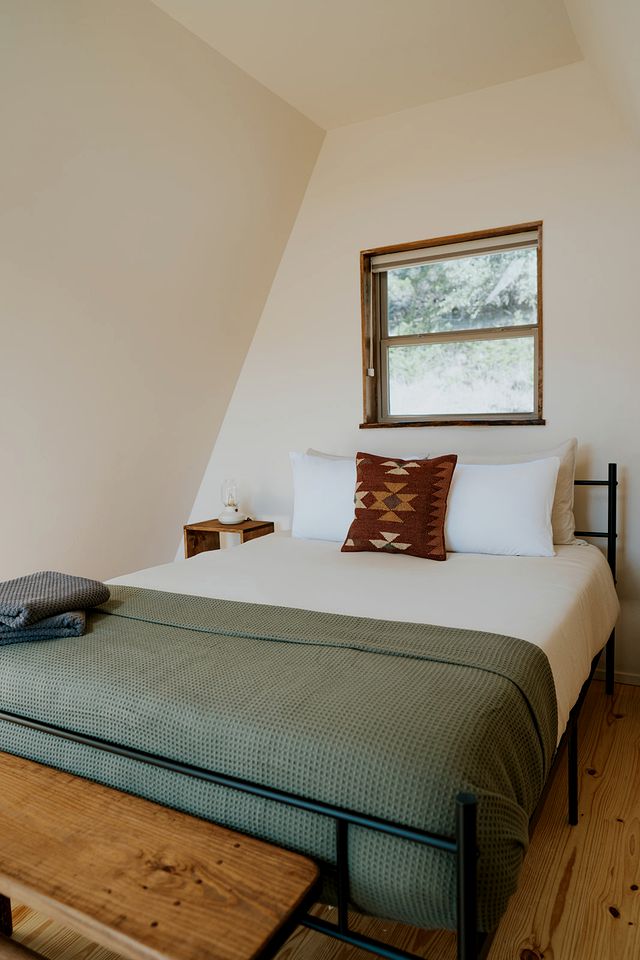 Charming A-Frame Cabin with a Sauna in Center Point, Texas - The Ideal Glamping Destination for a Couple