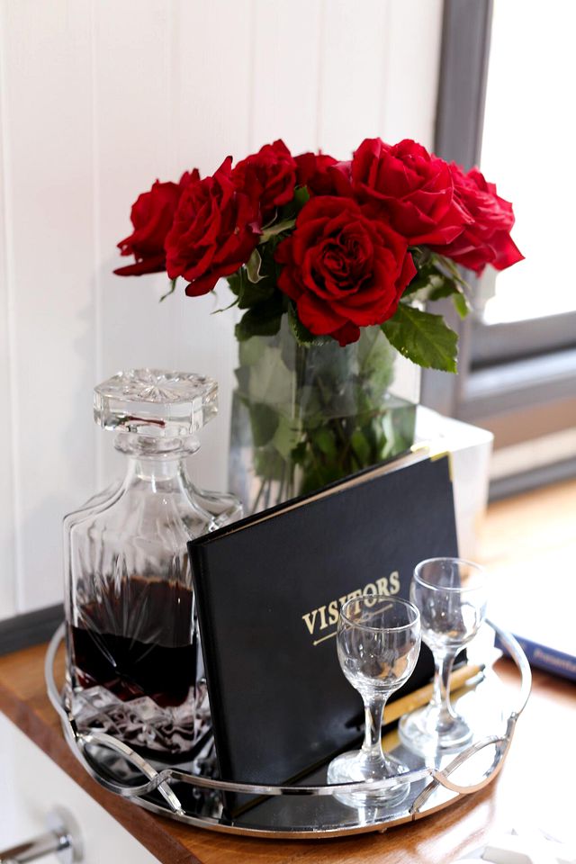 Starry Nights Await: Cozy Tiny House Glamping in Queensland, AU