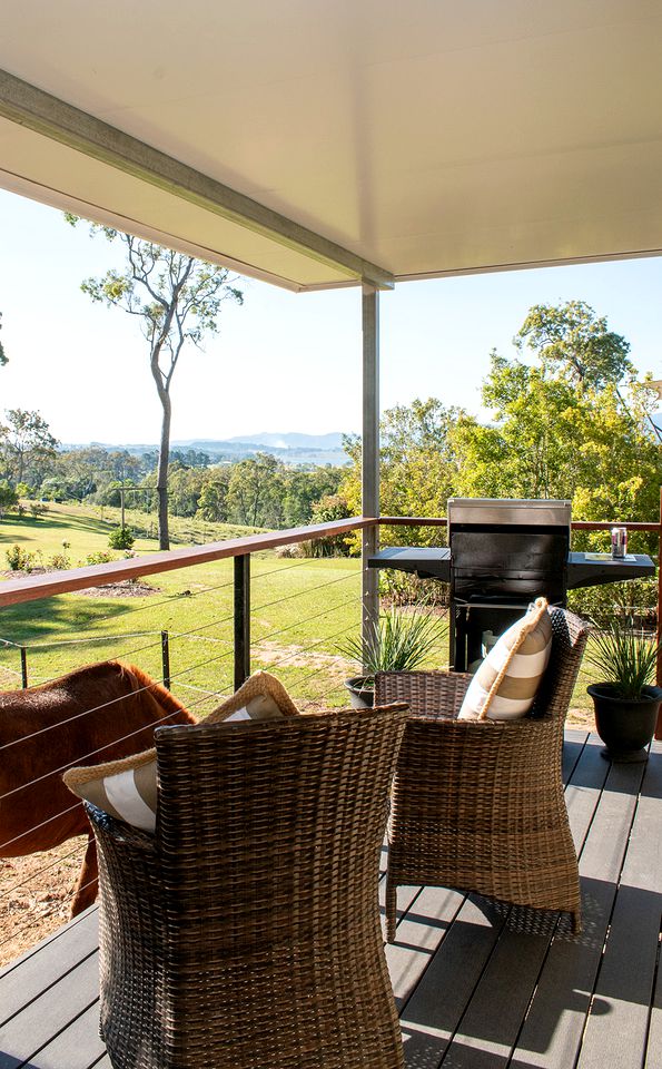 Starry Nights Await: Cozy Tiny House Glamping in Queensland, AU