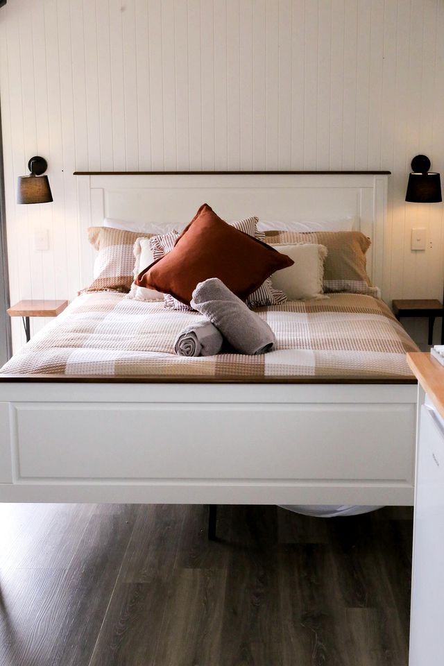 Starry Nights Await: Cozy Tiny House Glamping in Queensland, AU