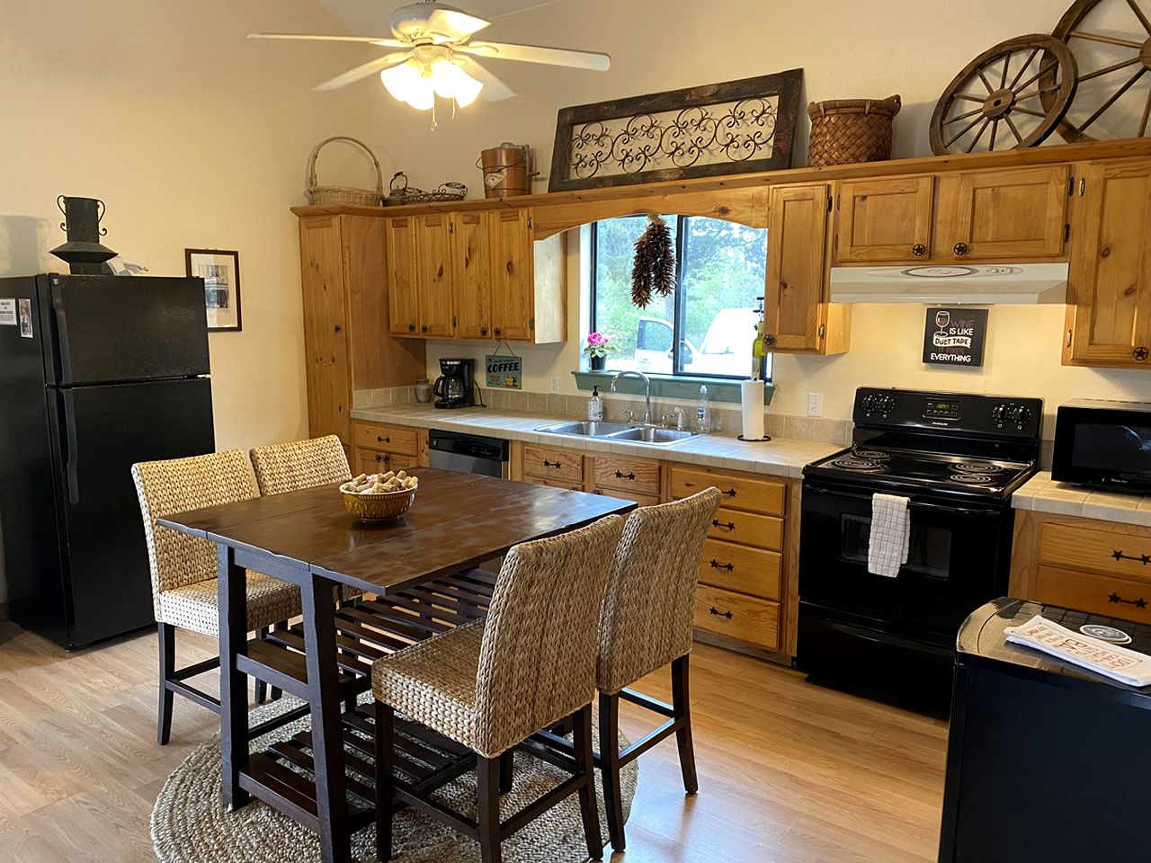 Hilltop Valley View Cabin, Wimberley, Texas