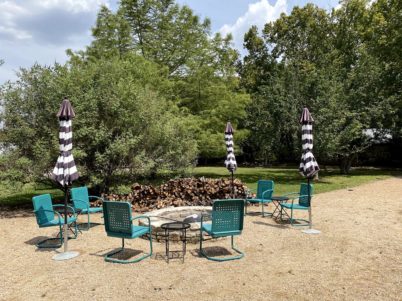 Picturesque Luminous Cabin with Jacuzzi, Bath and BBQ in Texas