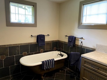 Picturesque Luminous Cabin with Jacuzzi, Bath and BBQ in Texas - Photo 3