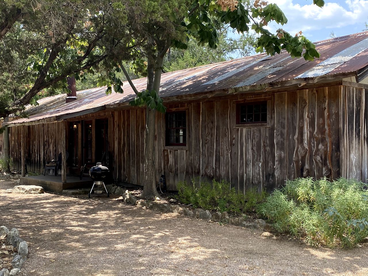 Picturesque Luminous Cabin with Jacuzzi, Bath and BBQ in Texas