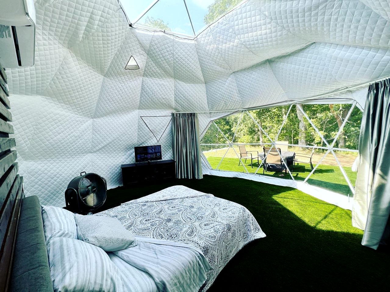 Riverfront Cozy Dome with Patio and Fire Pit in Missouri