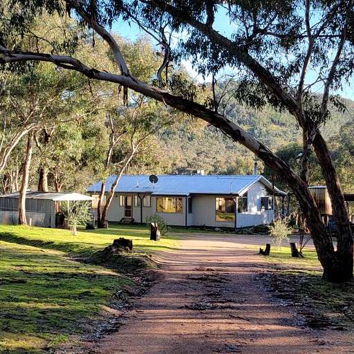 Cabins (Australia, --, Victoria)