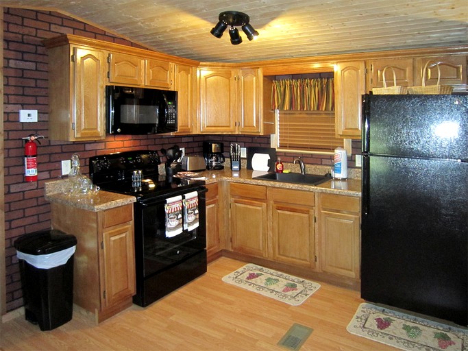 Riverside Lodge, Cabins, Inverness, United States of America Glamping Hub