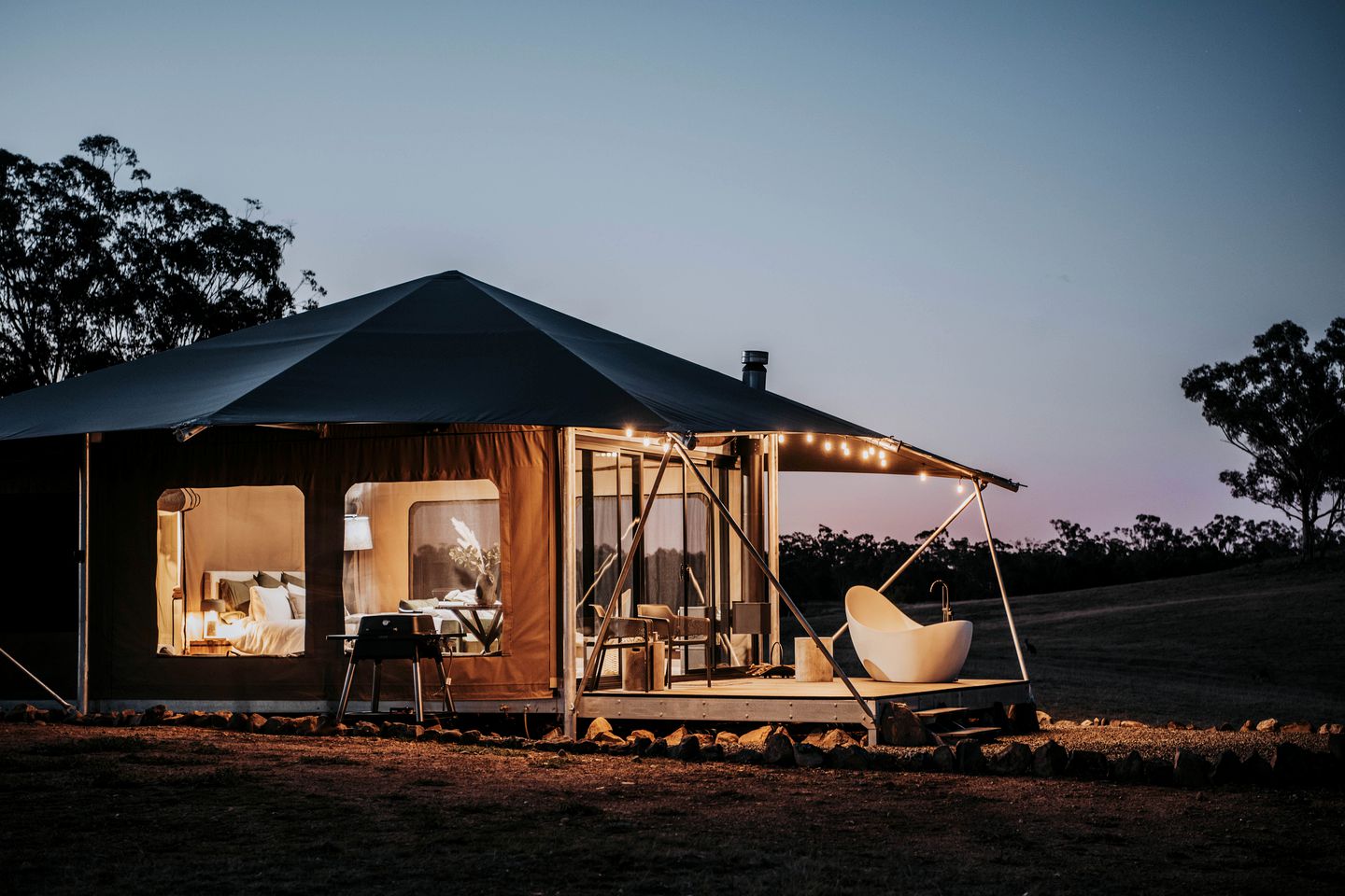 Marvelous Nature Escape: Stunning Safari Tent for Two in Capertee, Australia