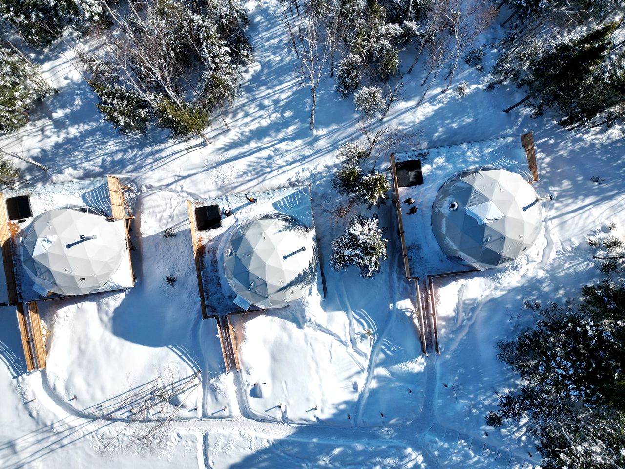 Gorgeous Modern Dome with Breathtaking Views and a Wood-Burning Fireplace for an Unforgettable Escape near Baie-Saint-Paul, Quebec
