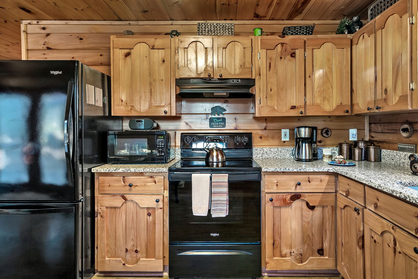 Red Bird Cabin Close to Blue Ridge Mountains