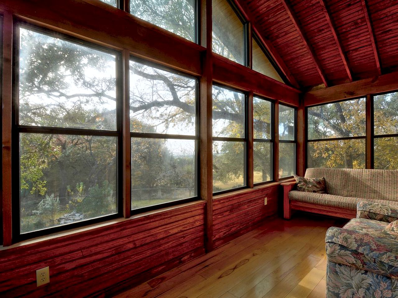 Spacious Yet Private Vacation Rental with Pool and Games Room For the Ultimate Family Getaway in Nature, Driftwood Texas