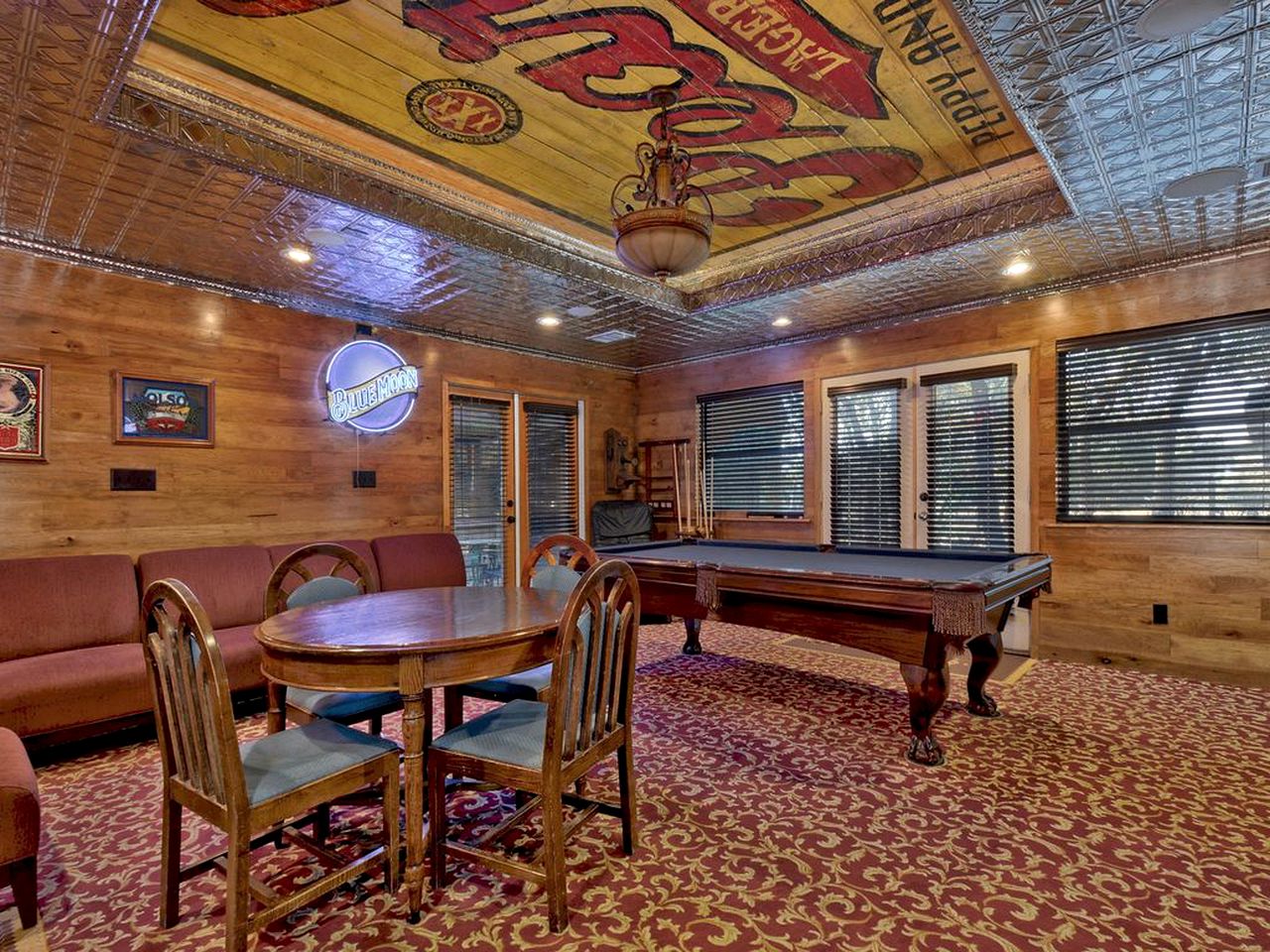 Spacious Yet Private Vacation Rental with Pool and Games Room For the Ultimate Family Getaway in Nature, Driftwood Texas