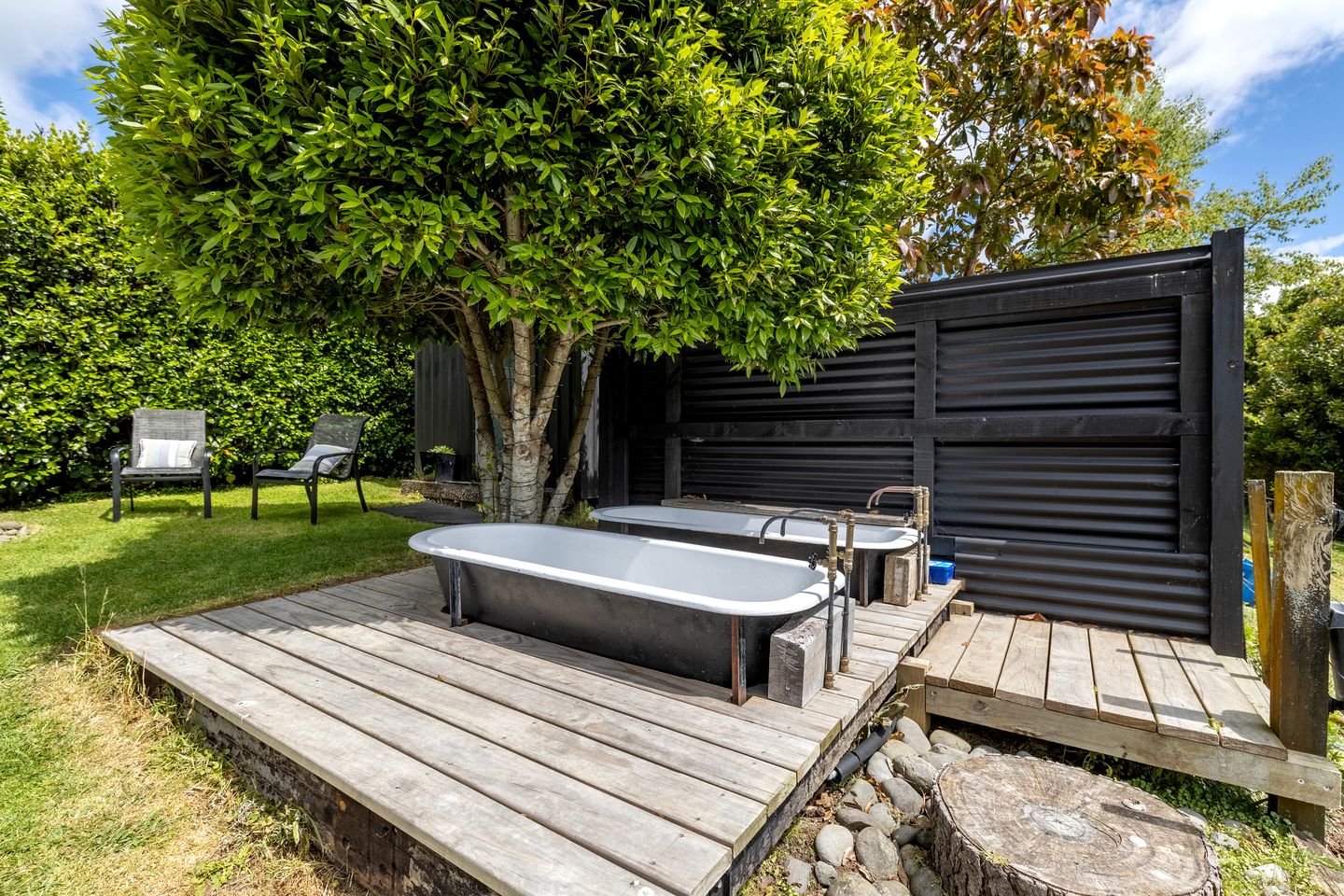 Charming Tiny House Surrounded by Trees in New Plymouth, North Island