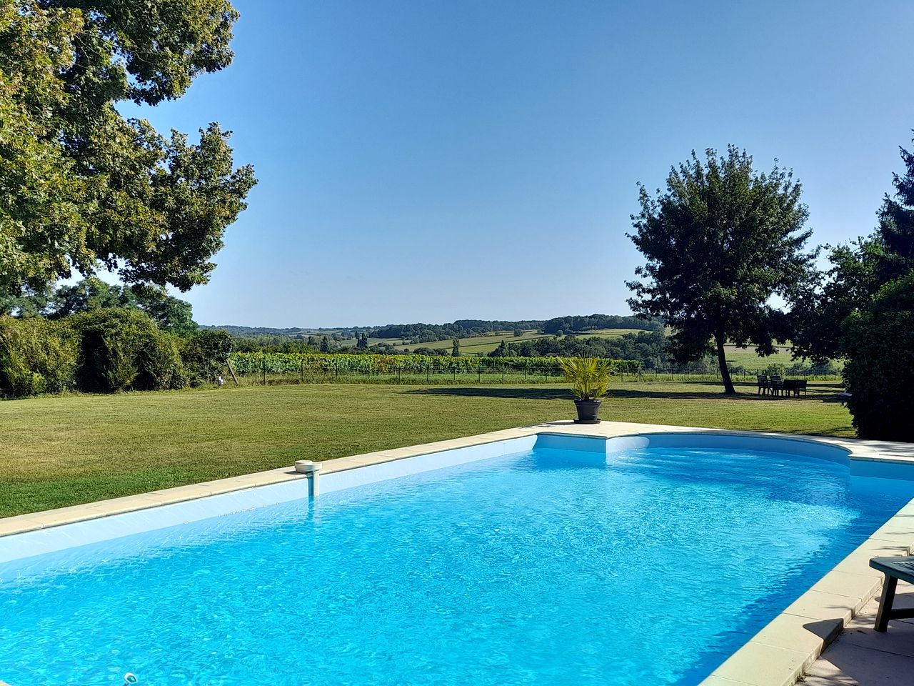 Charming Bell Tent Rental in the French Countryside, Ideal for Family Vacations in Nouvelle-Aquitaine
