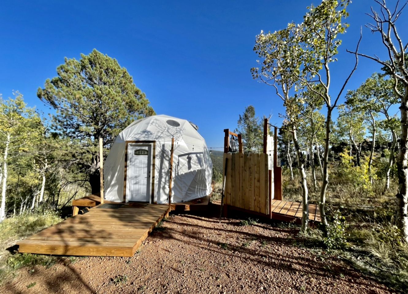 Majestic Mountain Majesty: Experience Colorado's Beauty from This Dome Paradise