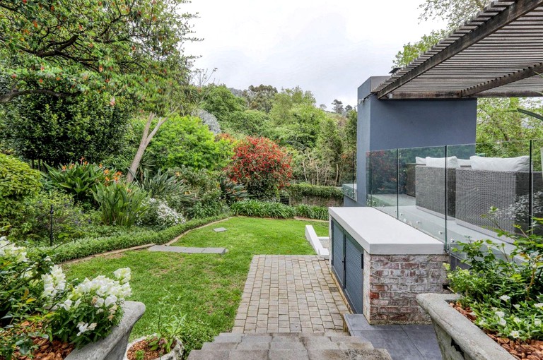 Villas (South Africa, Cape Town, Western Cape)
