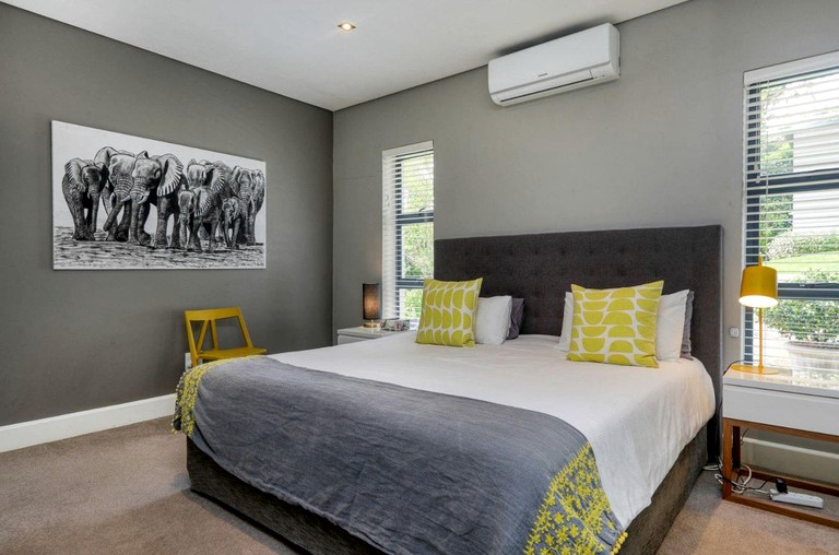 Villas (South Africa, Cape Town, Western Cape)