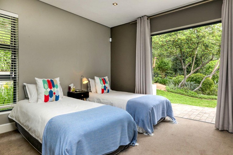 Villas (South Africa, Cape Town, Western Cape)