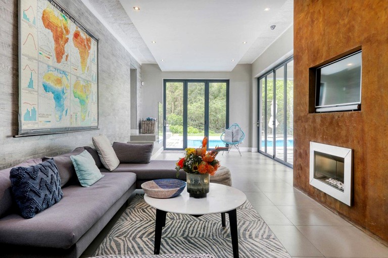 Villas (South Africa, Cape Town, Western Cape)