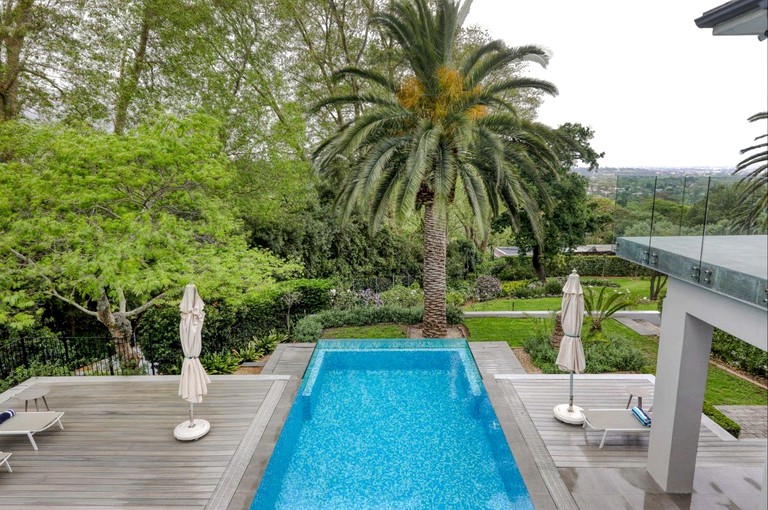 Villas (South Africa, Cape Town, Western Cape)