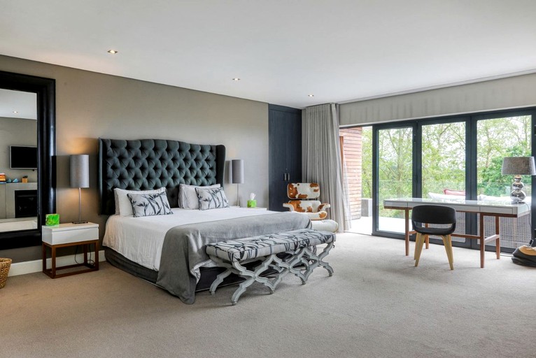 Villas (South Africa, Cape Town, Western Cape)