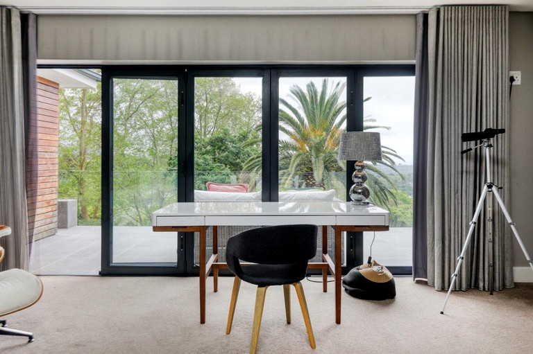Villas (South Africa, Cape Town, Western Cape)