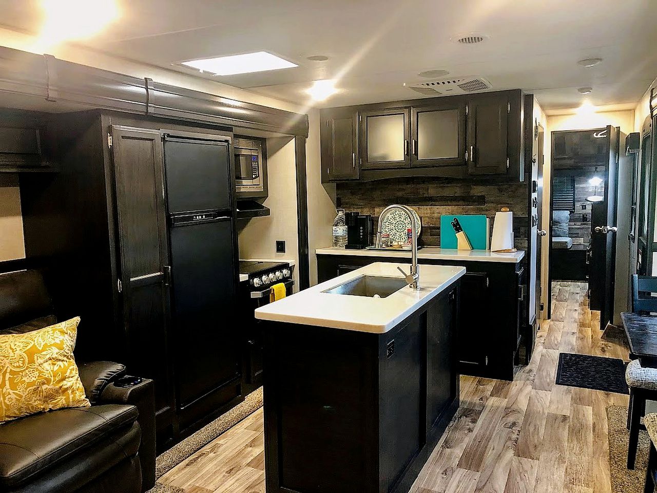 Luxury Caravan Rental in Texas for Amazing Glamping Getaways