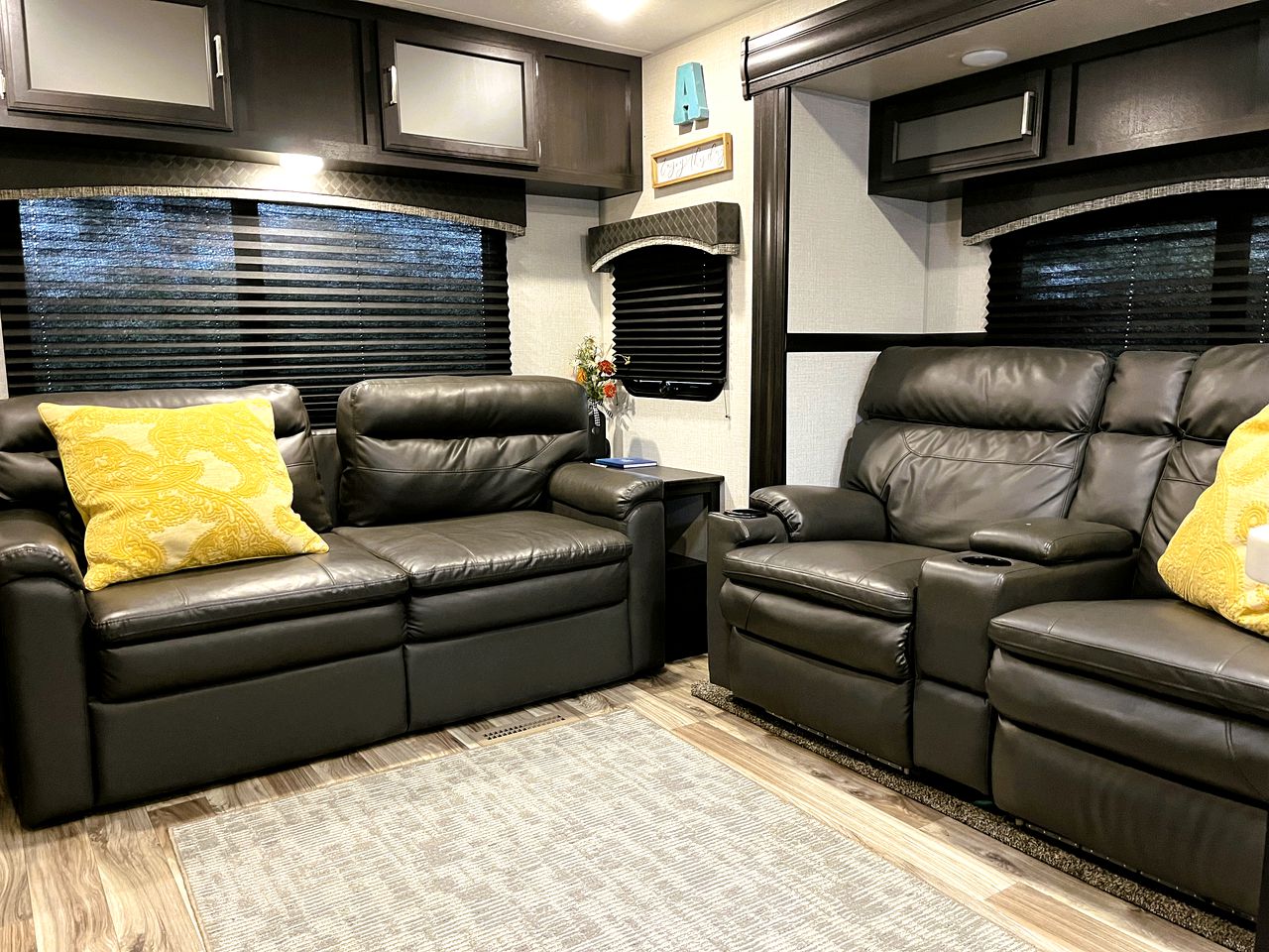 Luxury Caravan Rental in Texas for Amazing Glamping Getaways