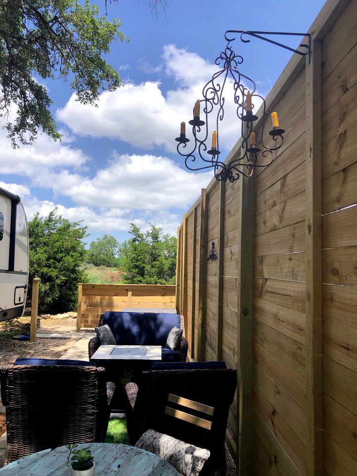 Luxury Caravan Rental in Texas for Amazing Glamping Getaways