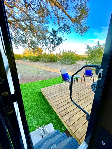 Caravans (United States of America, Dripping Springs, Texas)