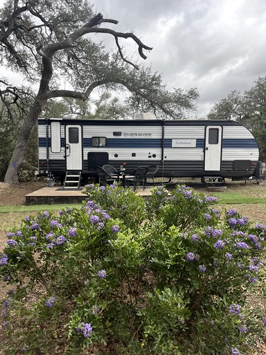 Caravans (United States of America, Dripping Springs, Texas)
