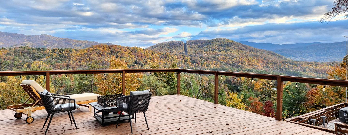Contrast Cove Dome in Smoky Mountains in Hartford, Tennessee
