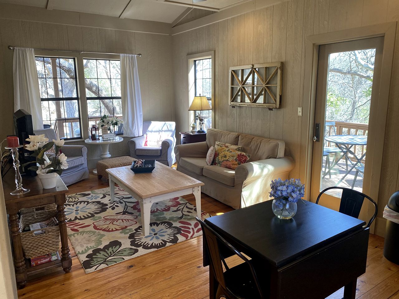 Elevate Your Holidays: Glamping at Cypress Creek Cottage, Texas' Hidden Gem